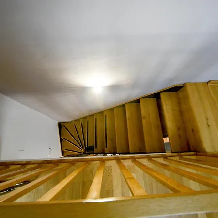 Lägenhet дивчигошће Divcigora